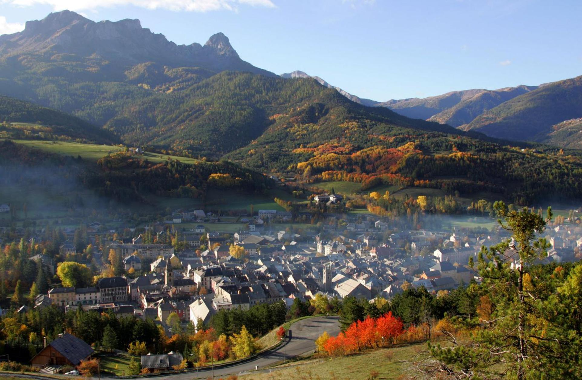 La Capitale - Les Gites De L Argile Barcelonnette Exterior foto